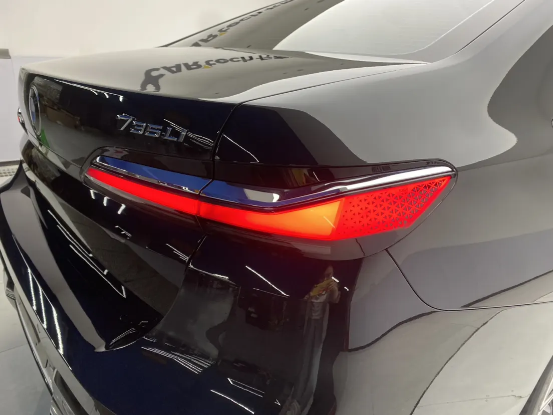 BMW 735Li, 2026 10