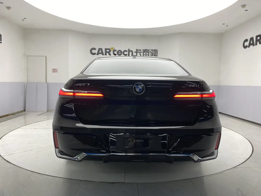 BMW 735Li, 2026 6