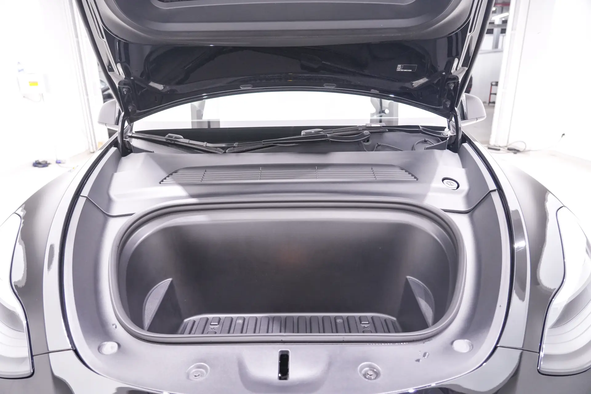 Tesla Model Y, 2021 12