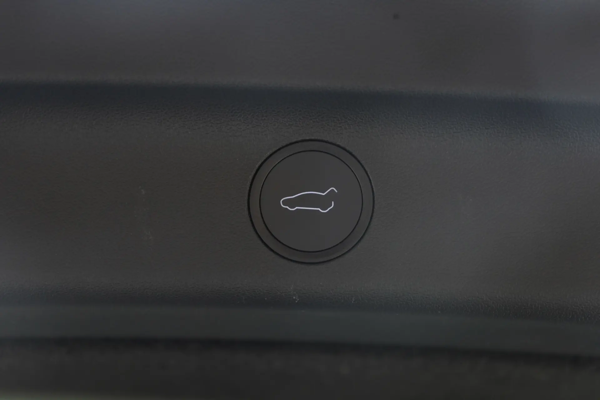 Tesla Model Y, 2023 16