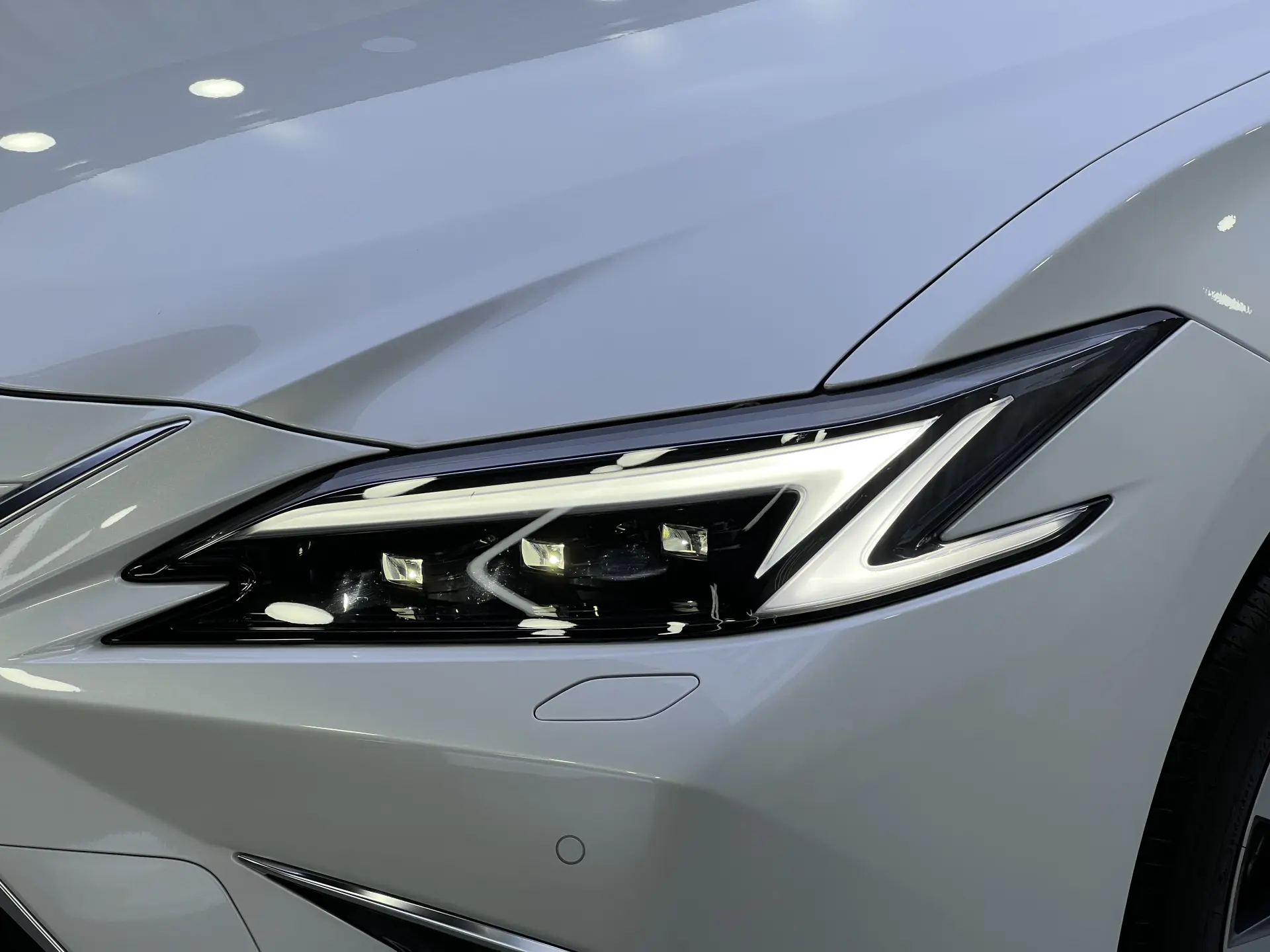 Lexus ES 200