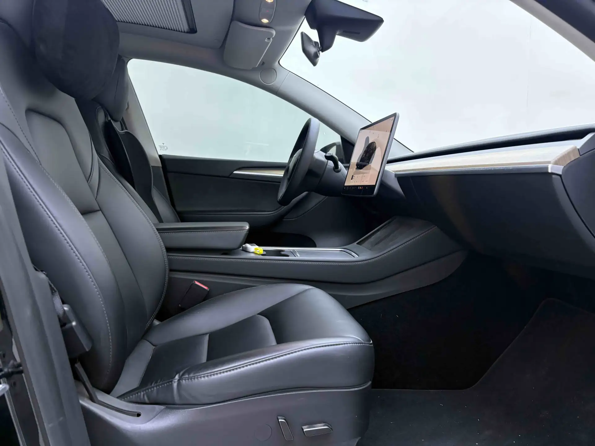 Tesla Model Y, 2022 19