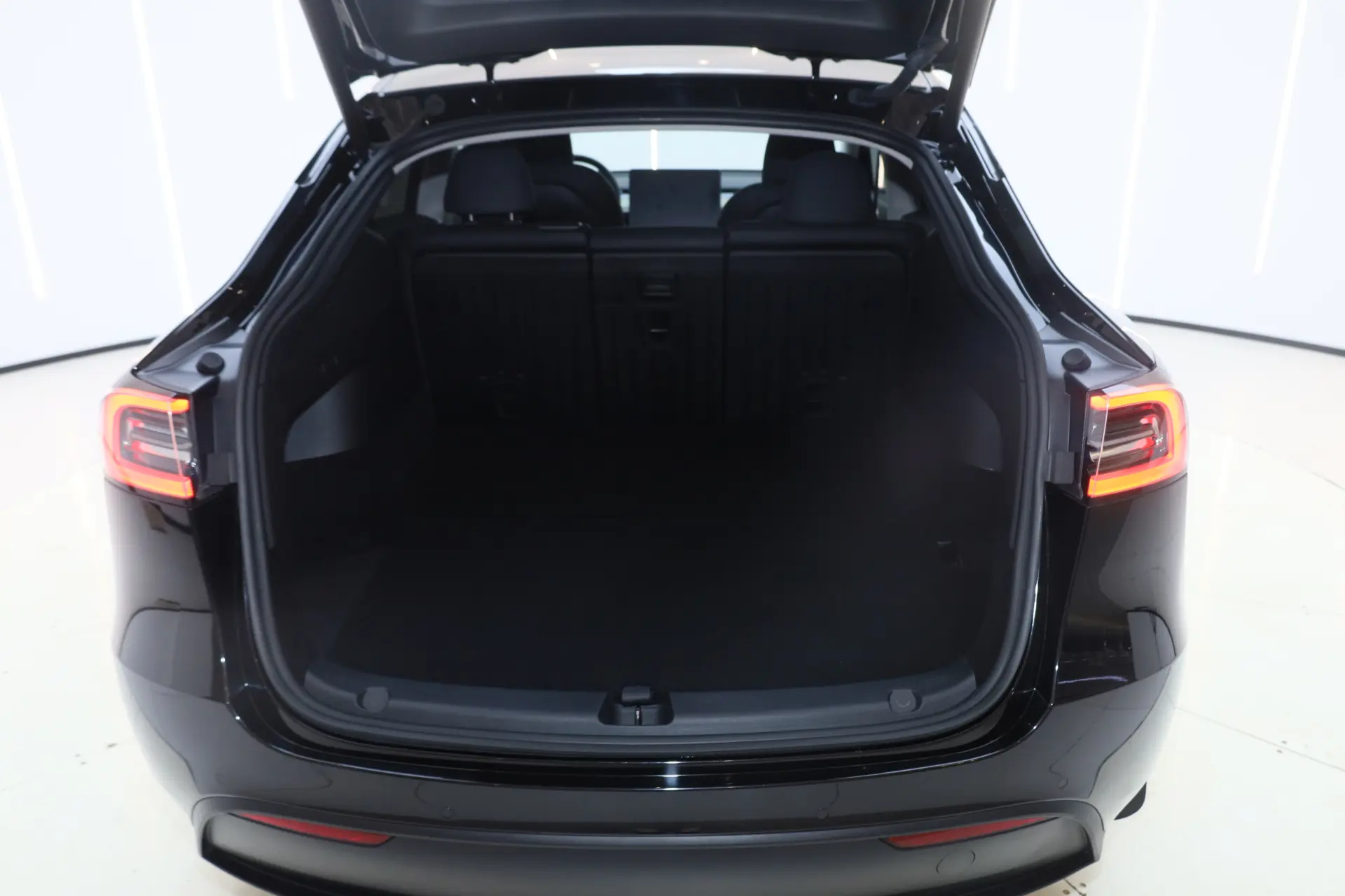 Tesla Model Y, 2023 14