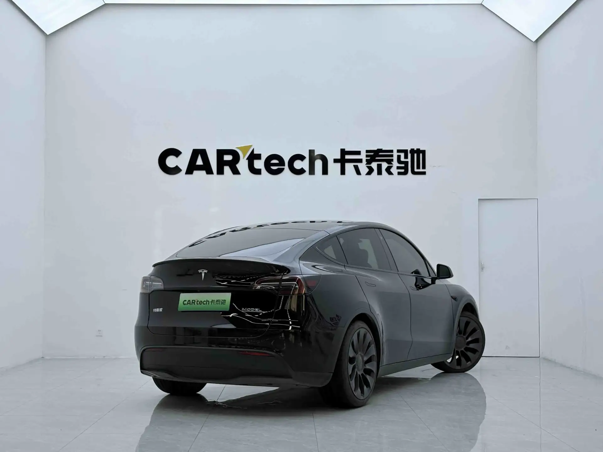 Tesla Model Y, 2022 4