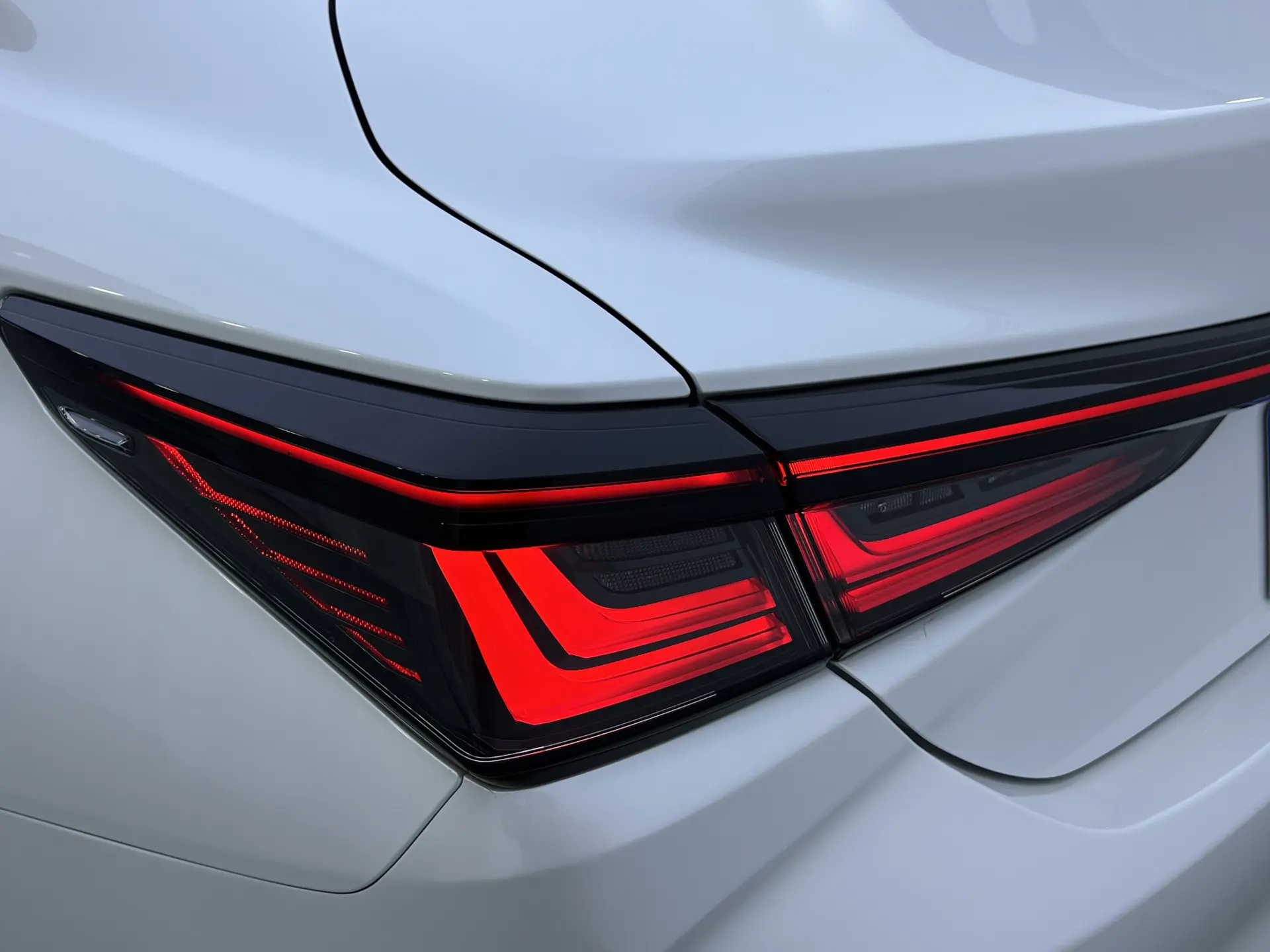 Lexus ES 200, 2026 2