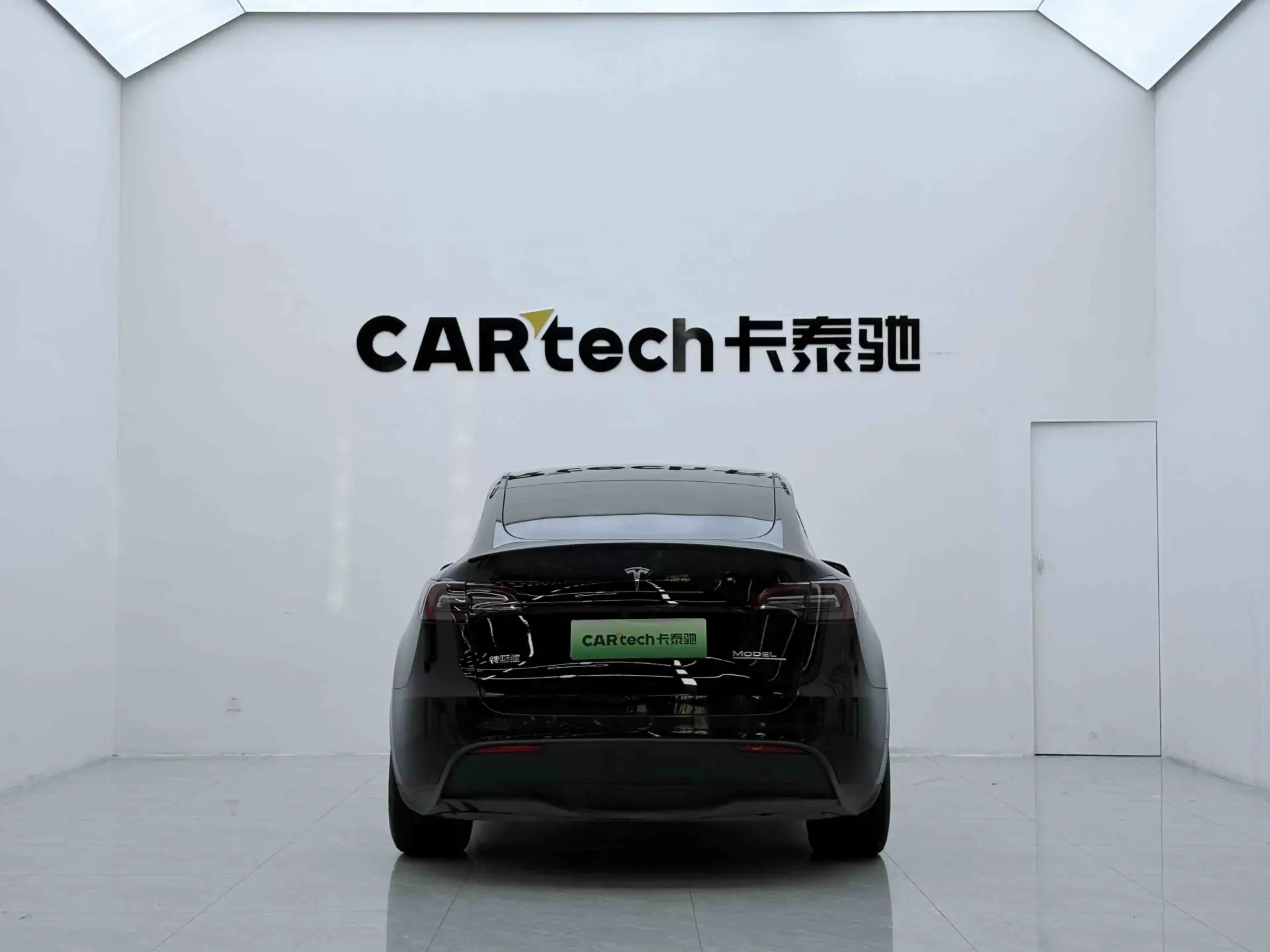 Tesla Model Y, 2022 все фото