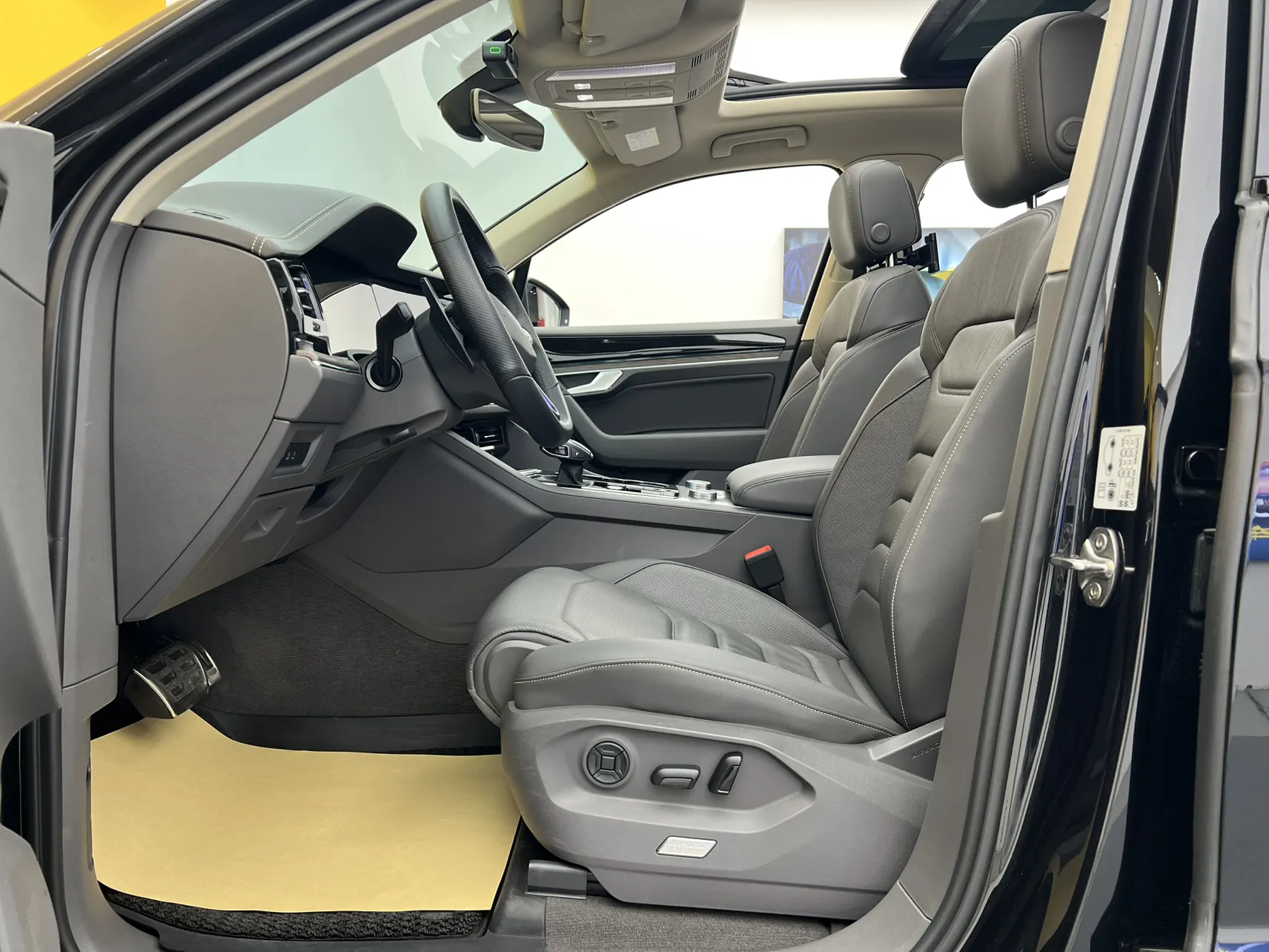 Volkswagen Touareg, 2022 22