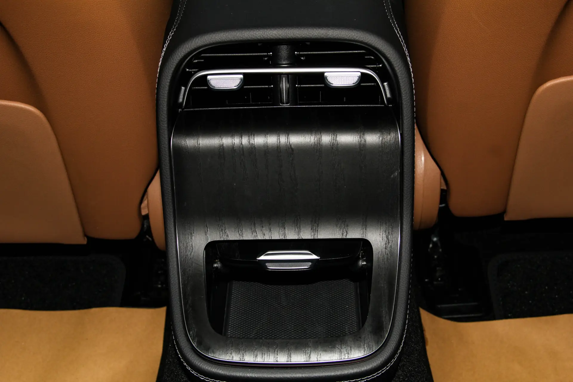 Mercedes-Benz E 300 L, 2024 21