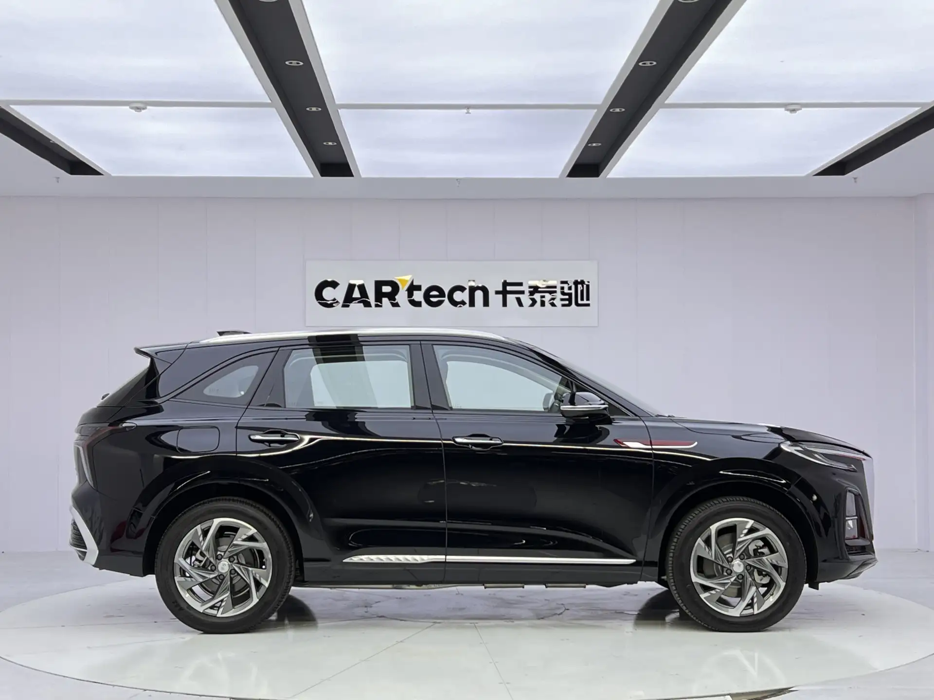 Hongqi HS3, 2026 4