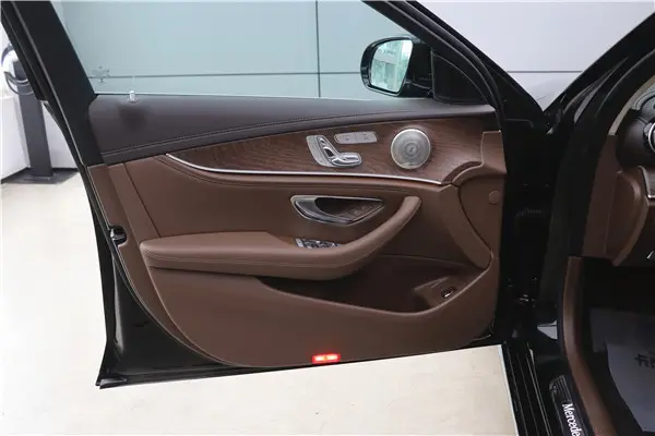 Mercedes-Benz E 300 L, 2023 10