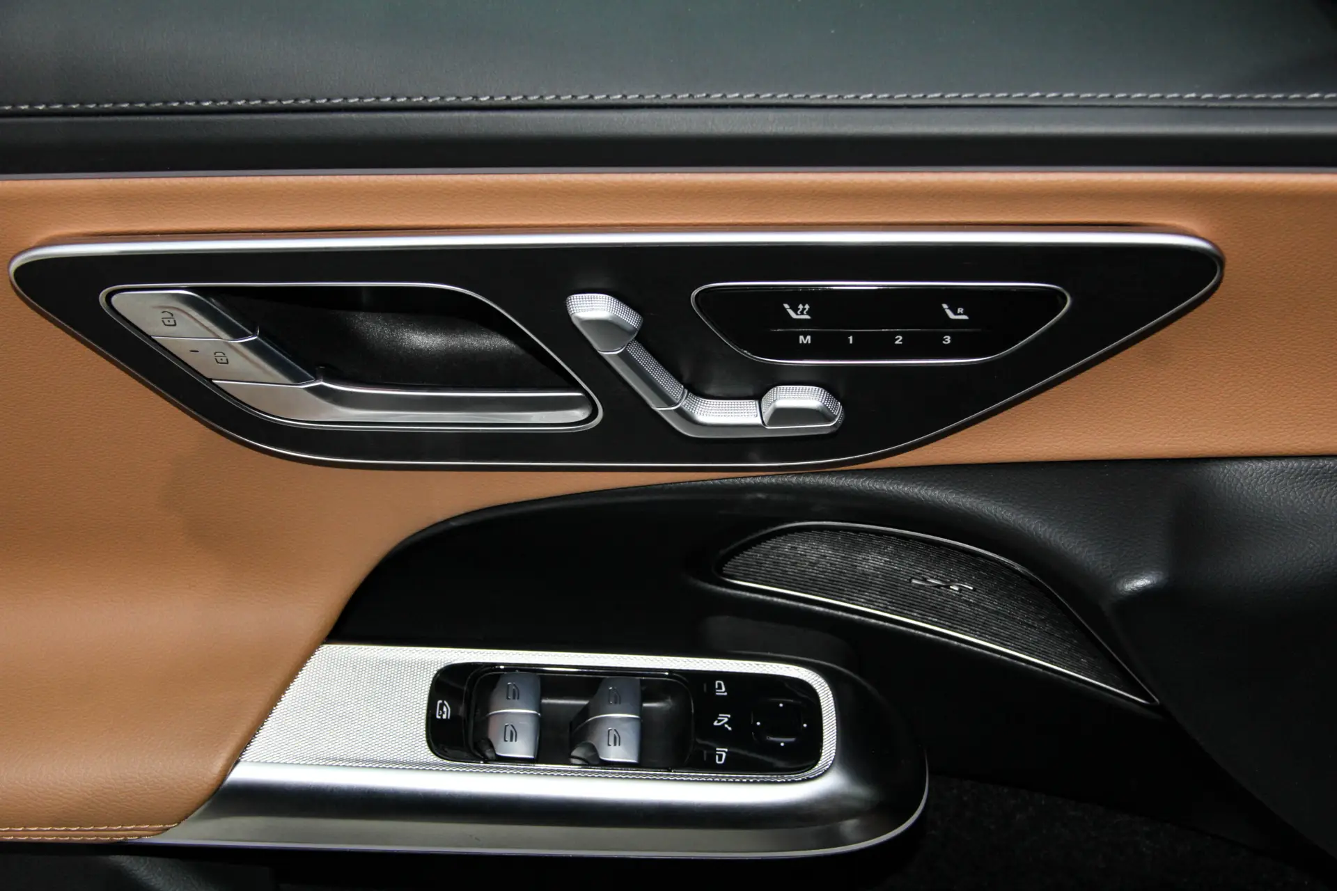 Mercedes-Benz E 300 L, 2024 23