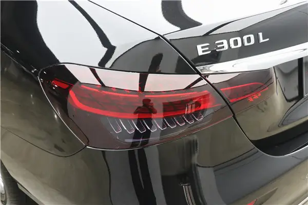 Mercedes-Benz E 300 L, 2023 26