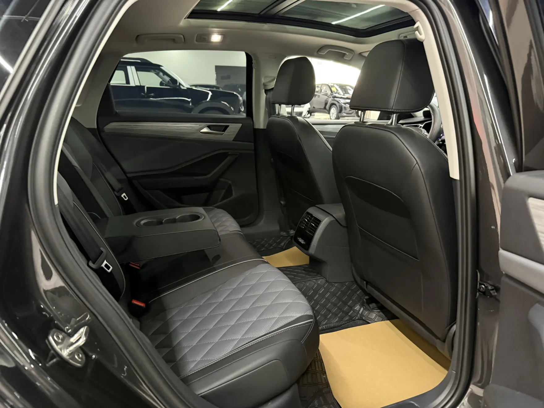 Volkswagen Sagitar, 2025 15