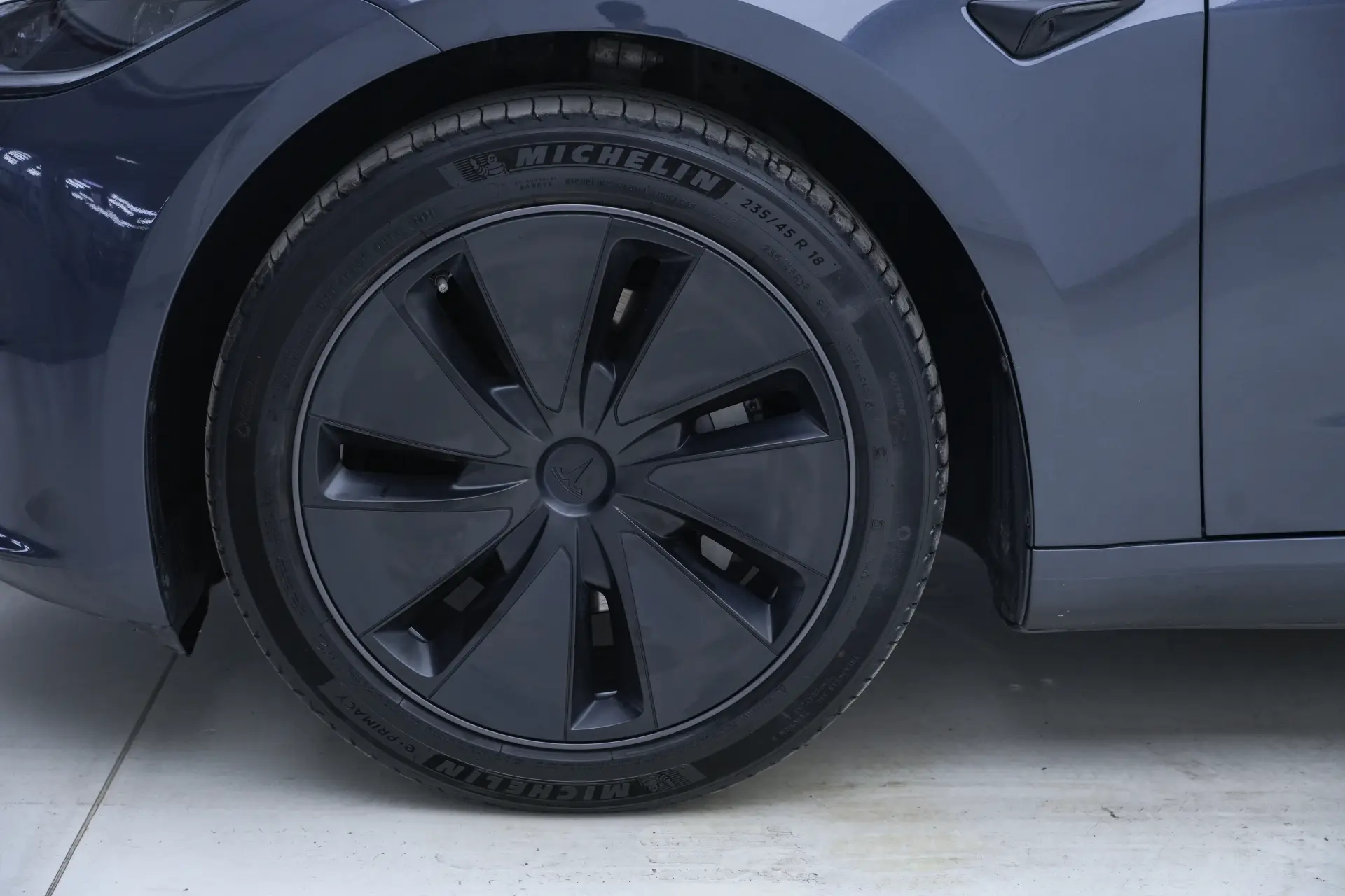 Tesla Model 3, 2024 10
