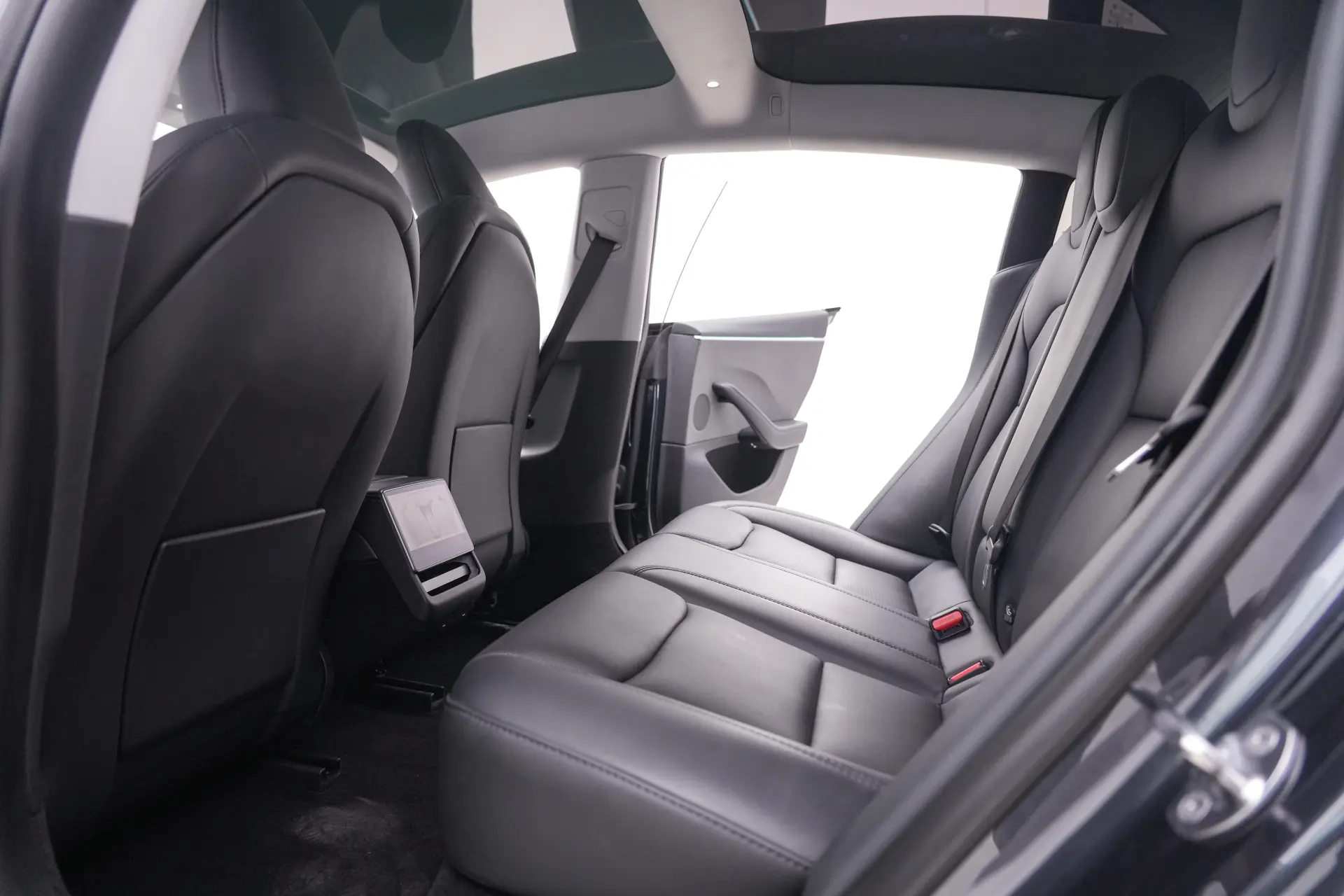 Tesla Model 3, 2024 21