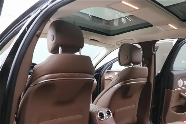 Mercedes-Benz E 300 L, 2023 20
