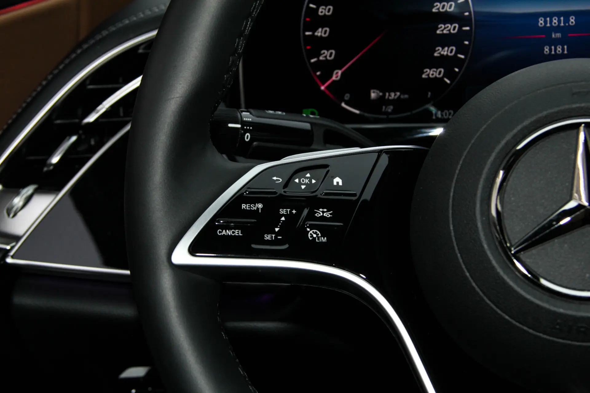 Mercedes-Benz E 300 L, 2025 27