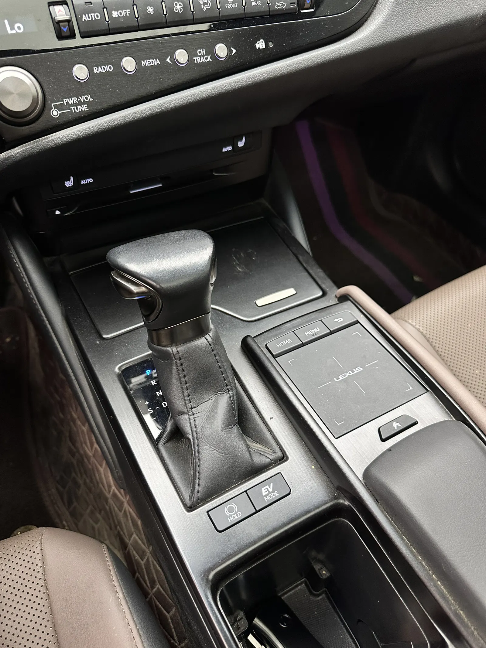 Lexus ES 300h, 2021 15