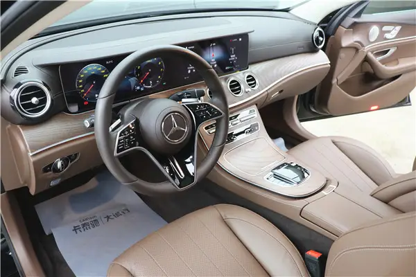 Mercedes-Benz E 300 L, 2023 13