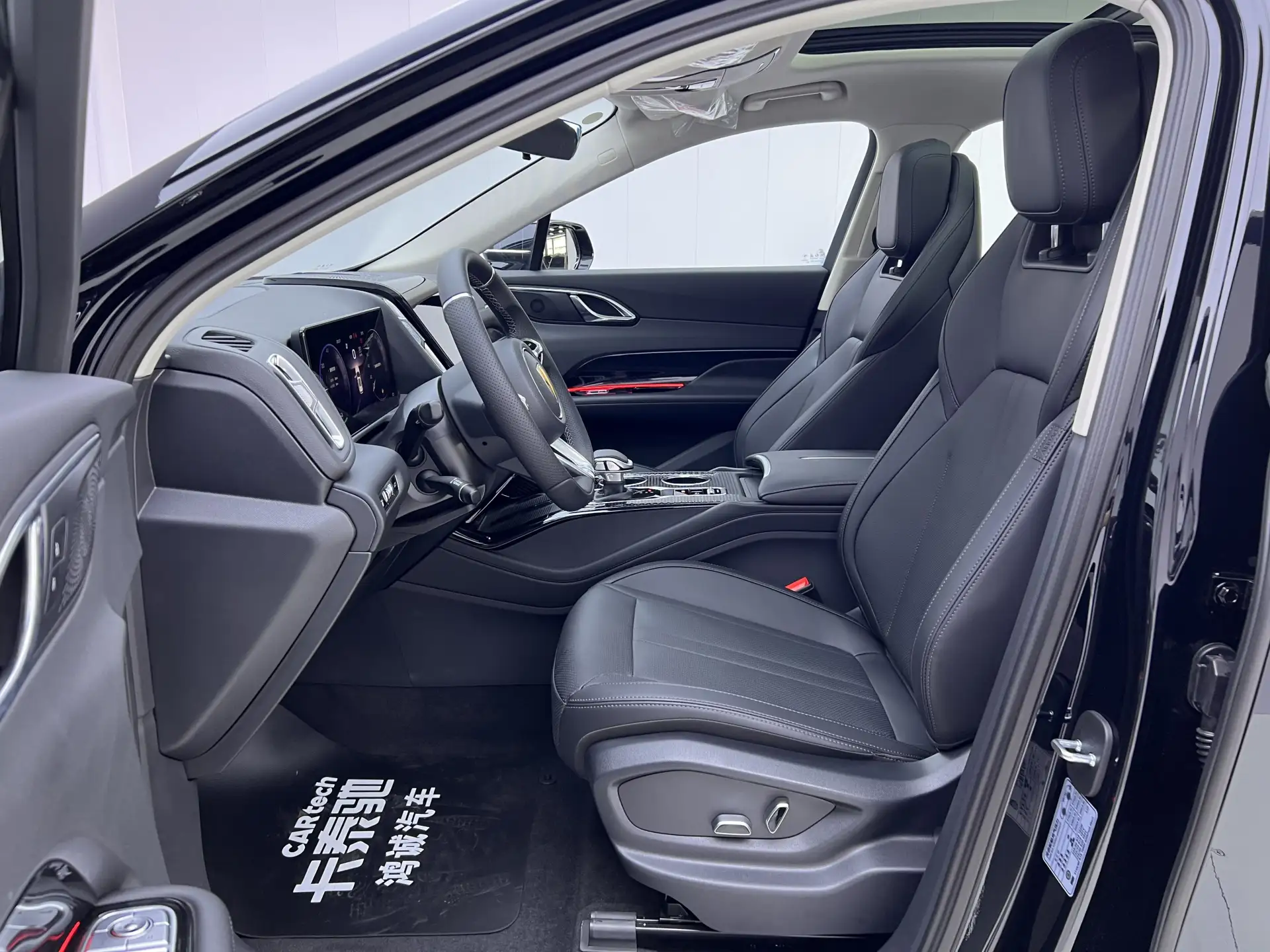 Hongqi HS3, 2026 18