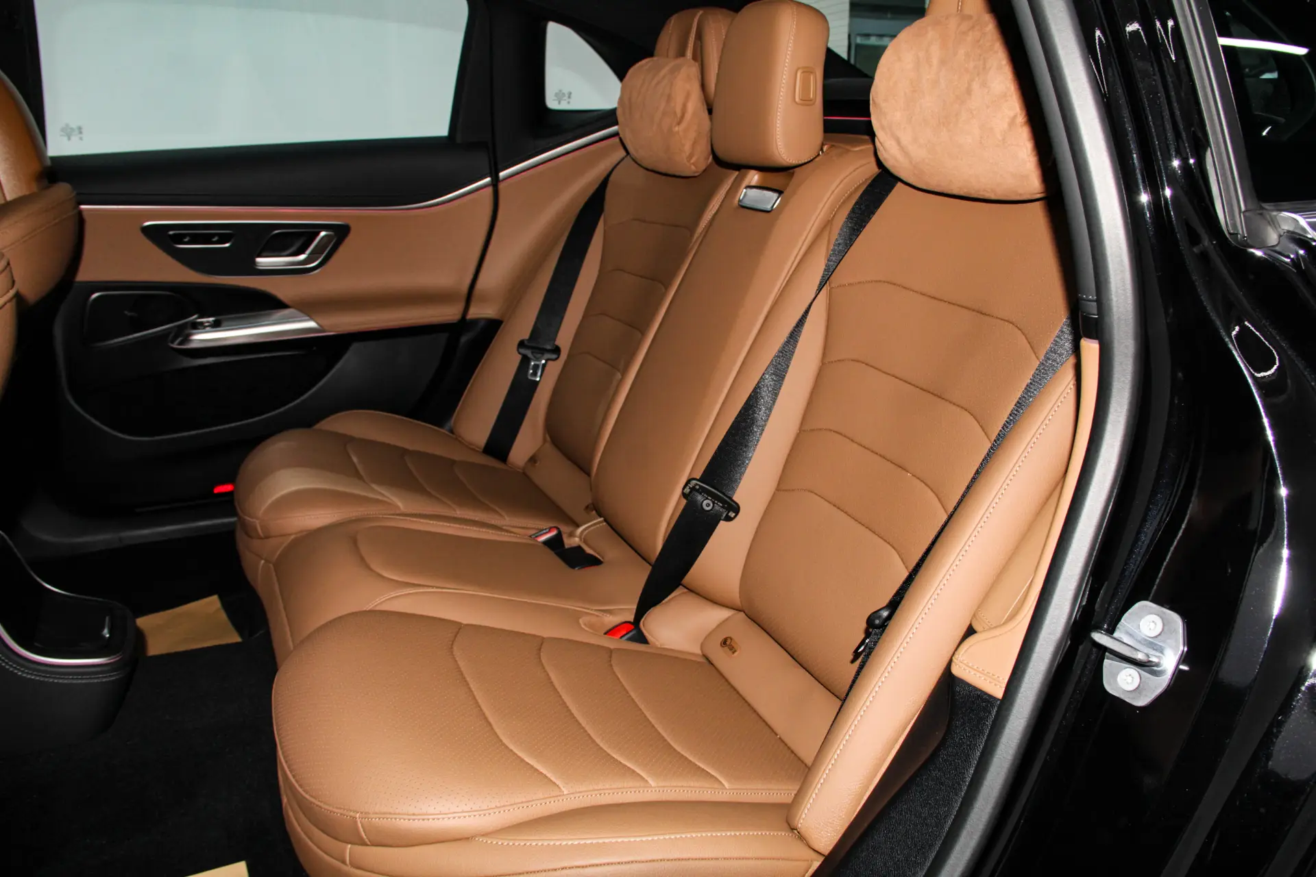 Mercedes-Benz E 300 L, 2024 19