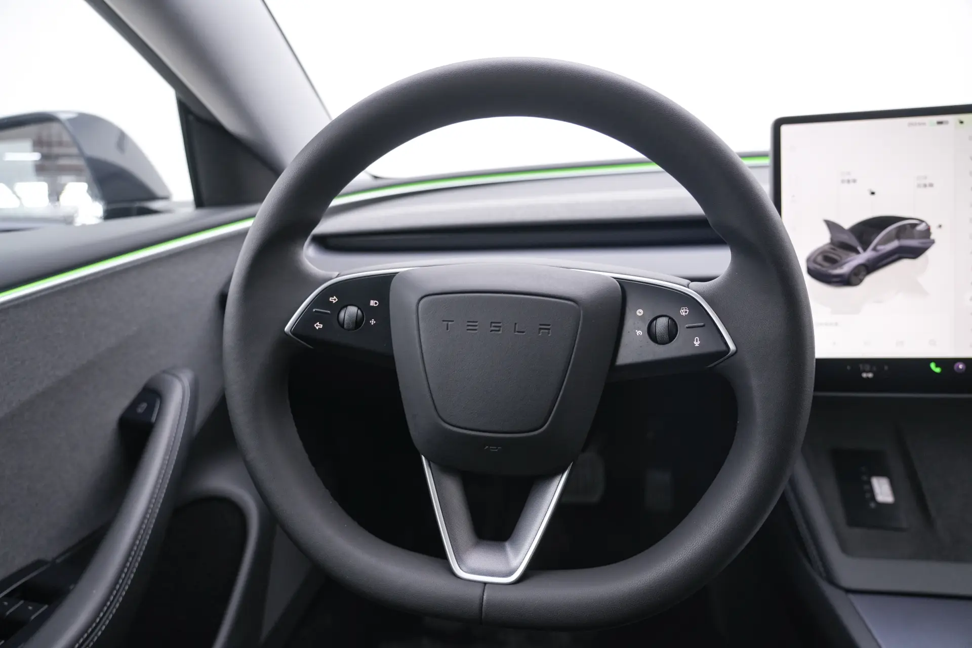 Tesla Model 3, 2024 16