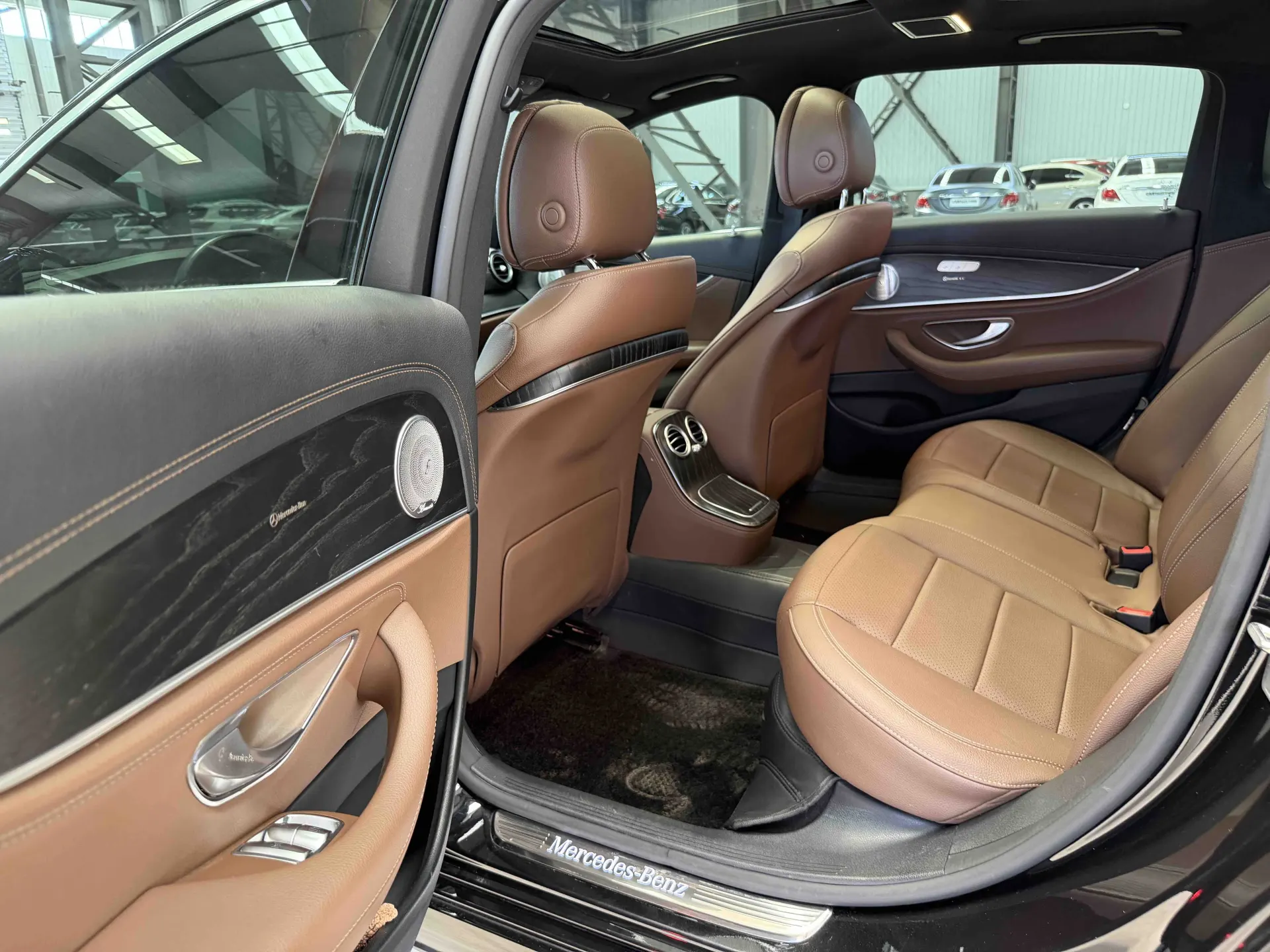 Mercedes-Benz E 350 e, 2022 12