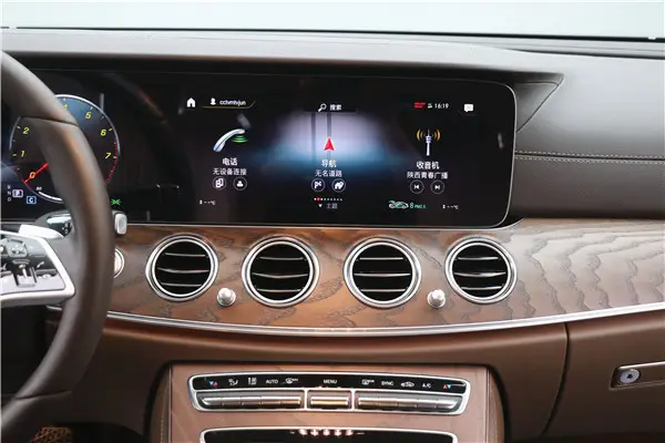 Mercedes-Benz E 300 L, 2023 18