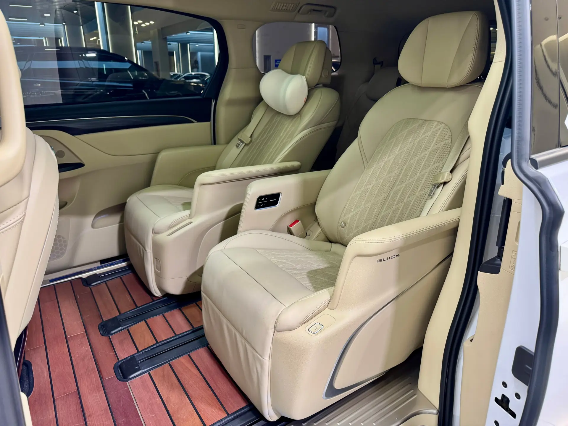 Buick GL8, 2022 18