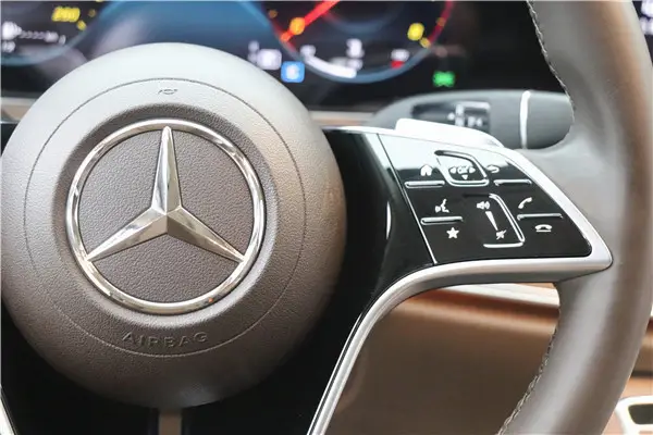Mercedes-Benz E 300 L, 2023 17