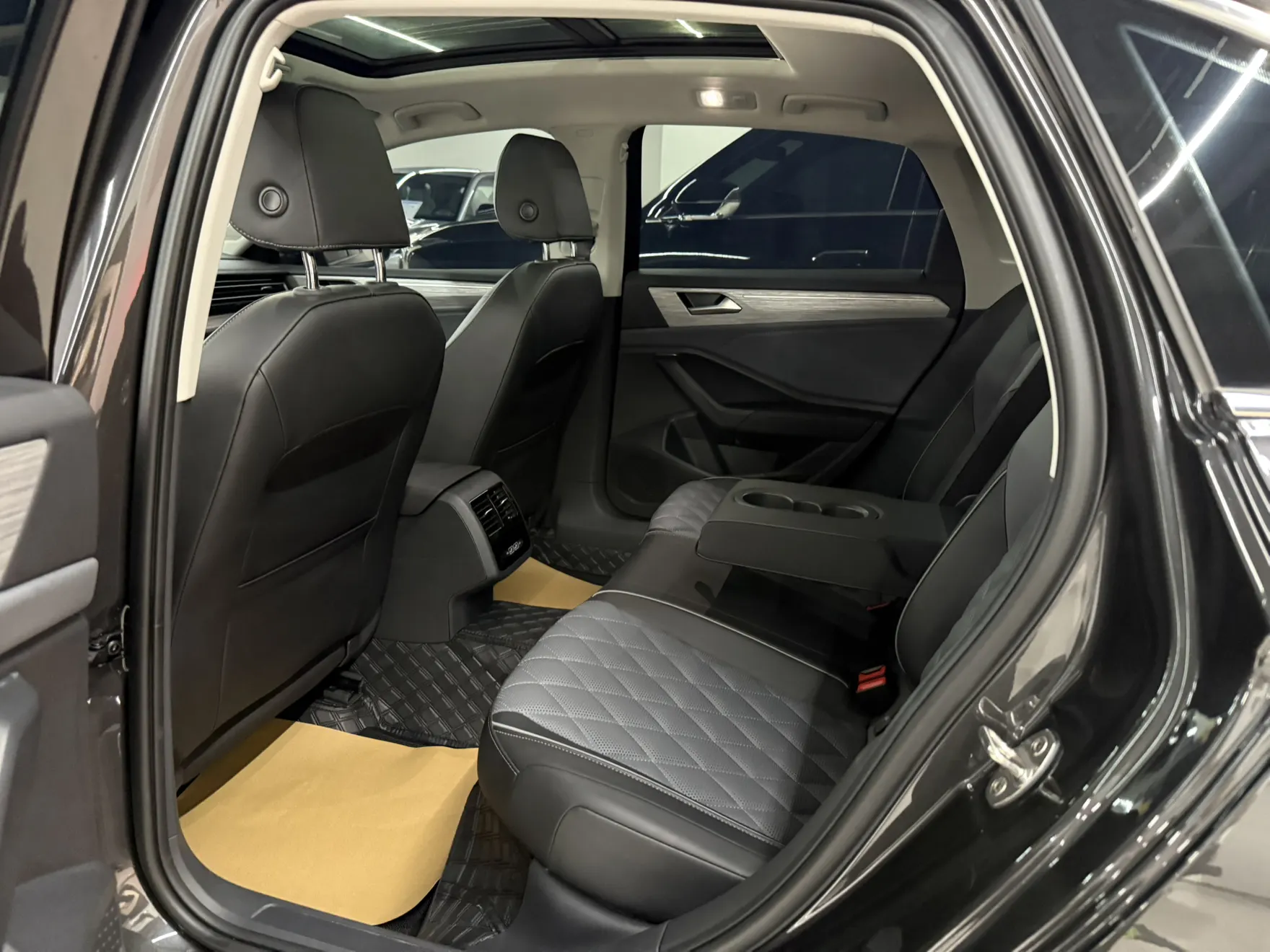 Volkswagen Sagitar, 2025 13
