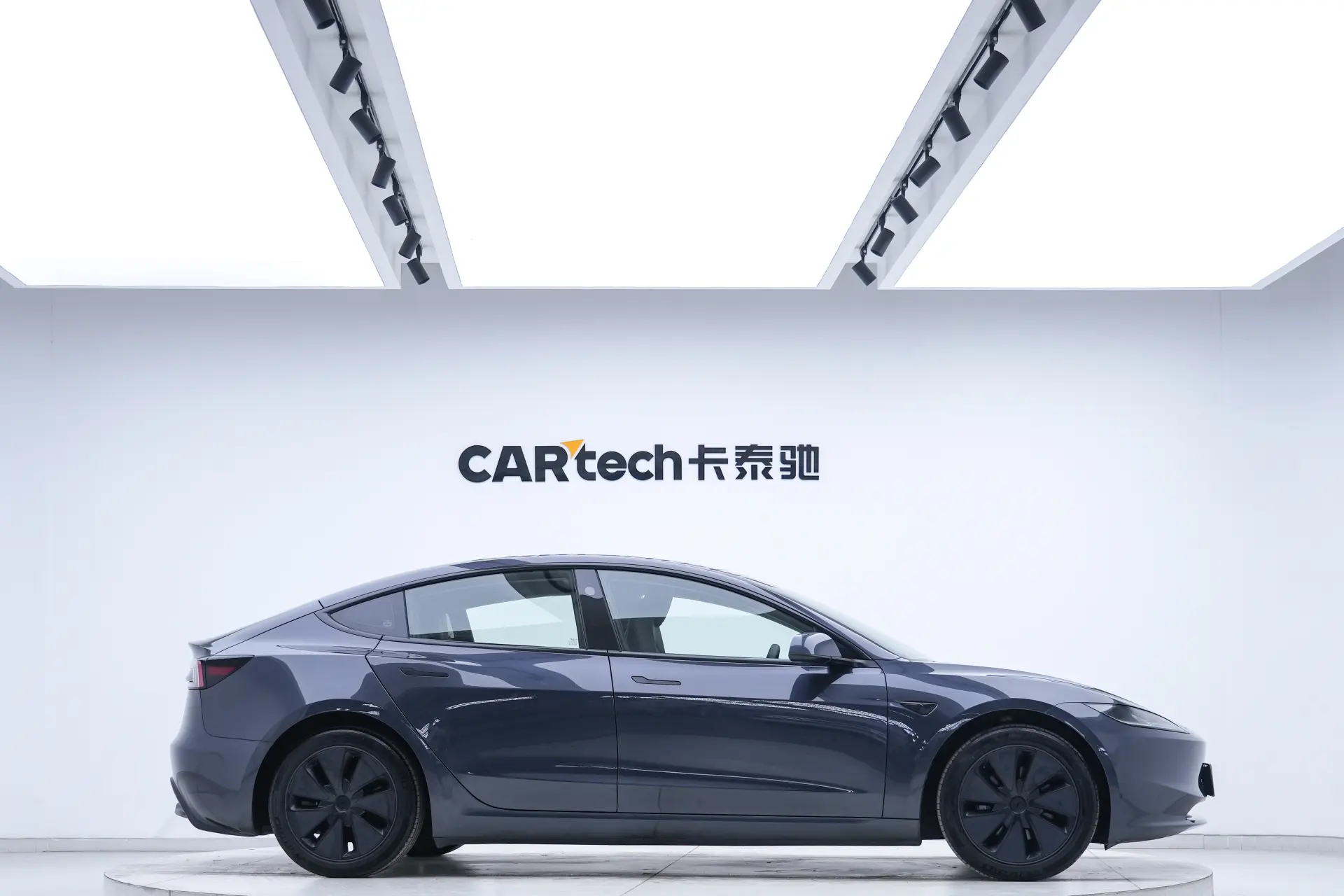Tesla Model 3, 2024 4