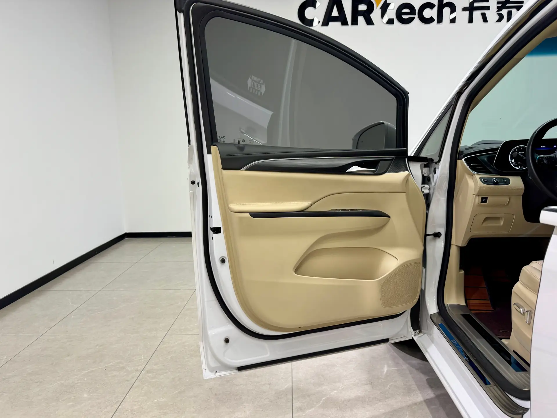 Buick GL8, 2022 все фото