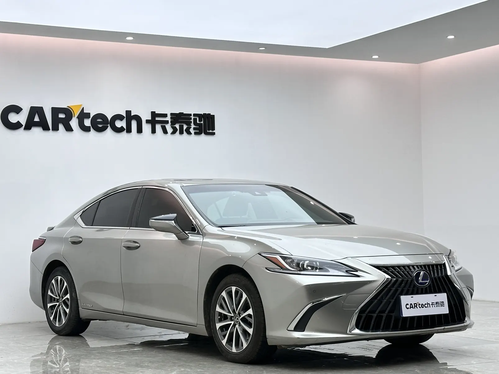 Lexus ES 300h, 2021 6