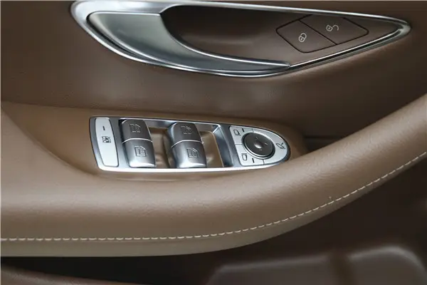 Mercedes-Benz E 300 L, 2023 12