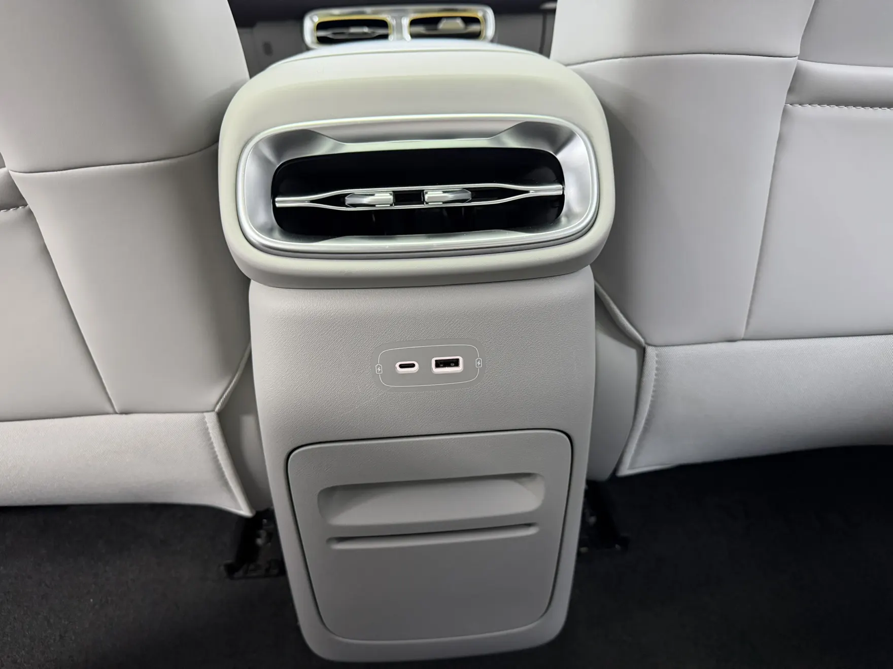 Leapmotor B01, 2025 15