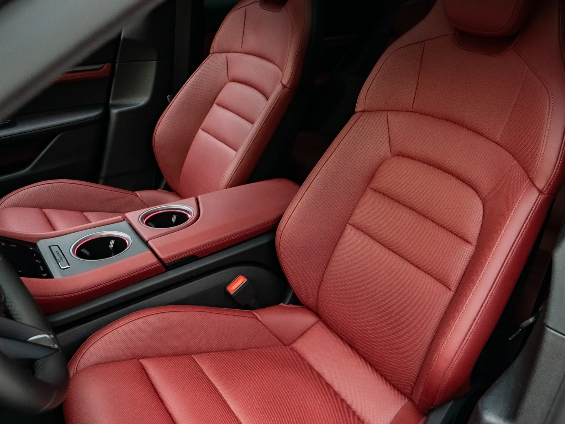 Porsche Taycan, 2024 16