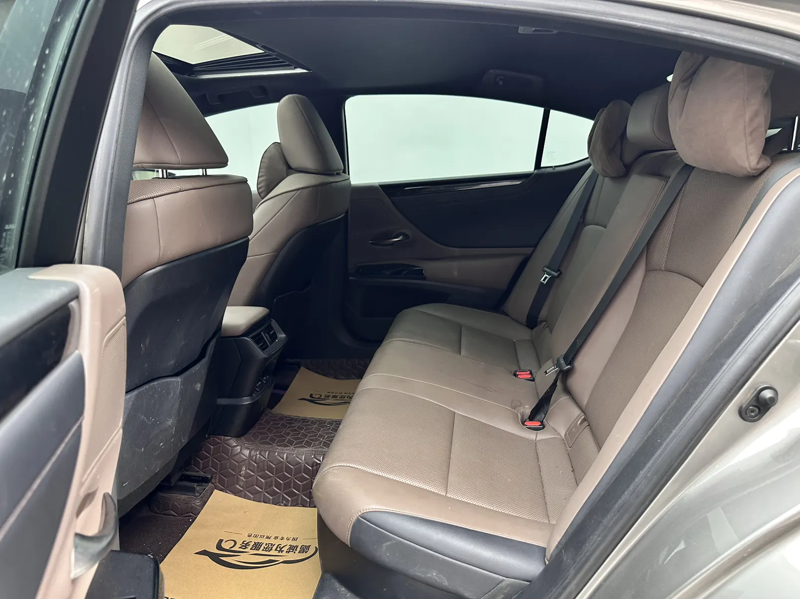 Lexus ES 300h, 2021 9