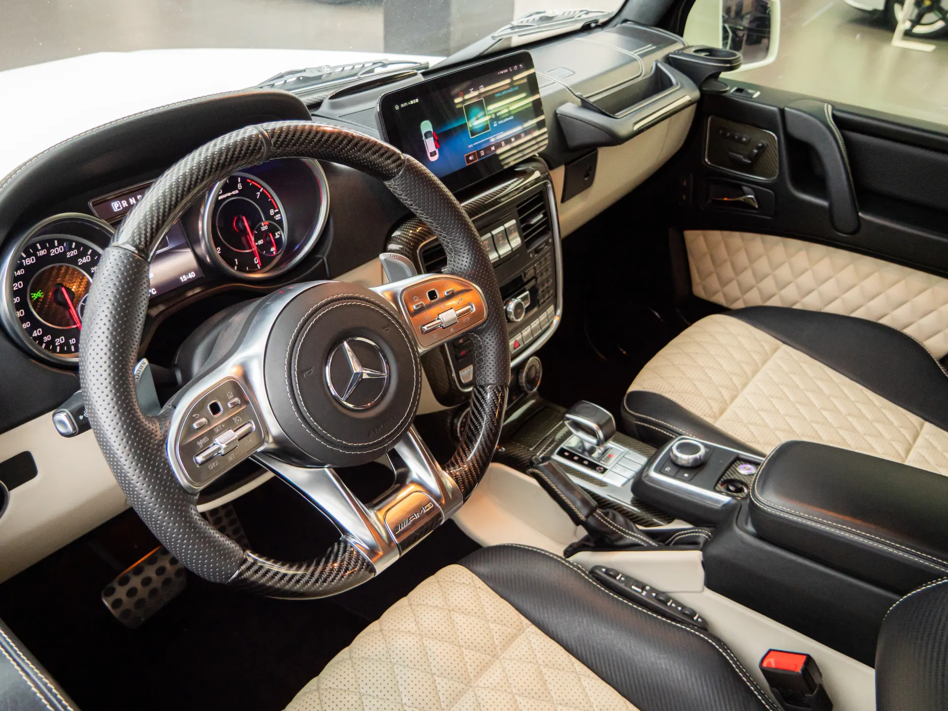 Mercedes-Benz G 63, 2016 23