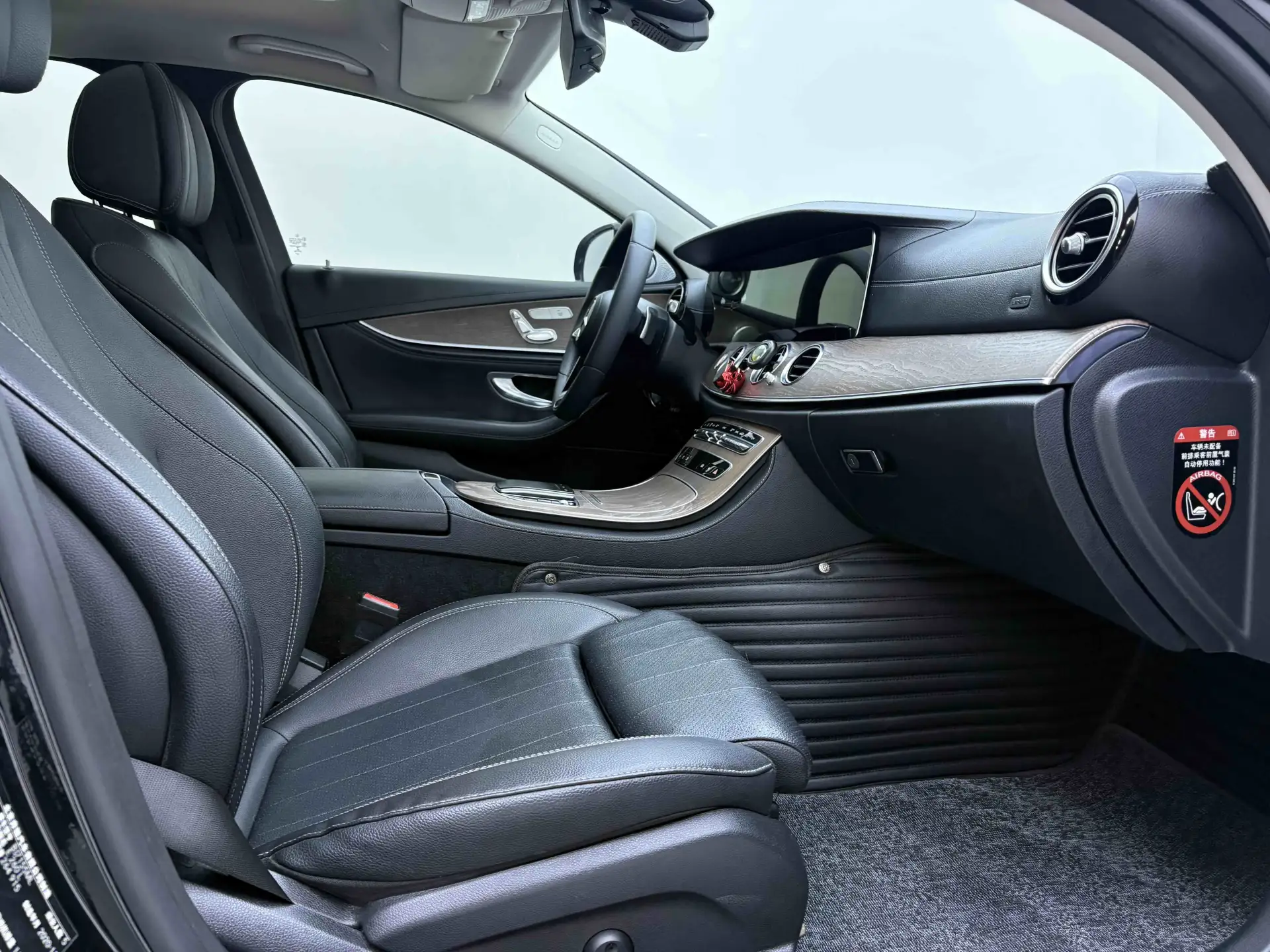 Mercedes-Benz E 260 L, 2021 18