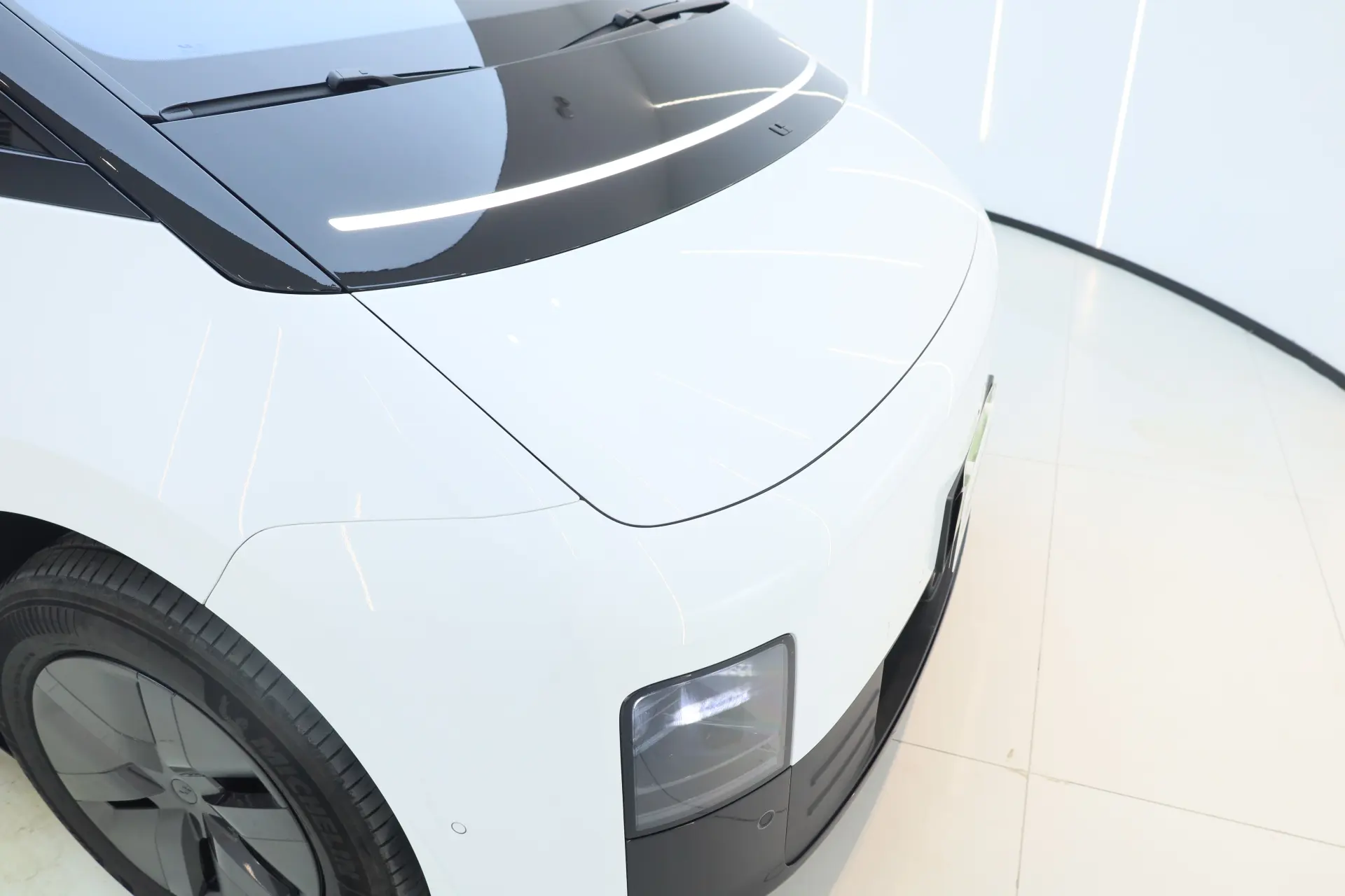 Li Auto MEGA, 2025 9