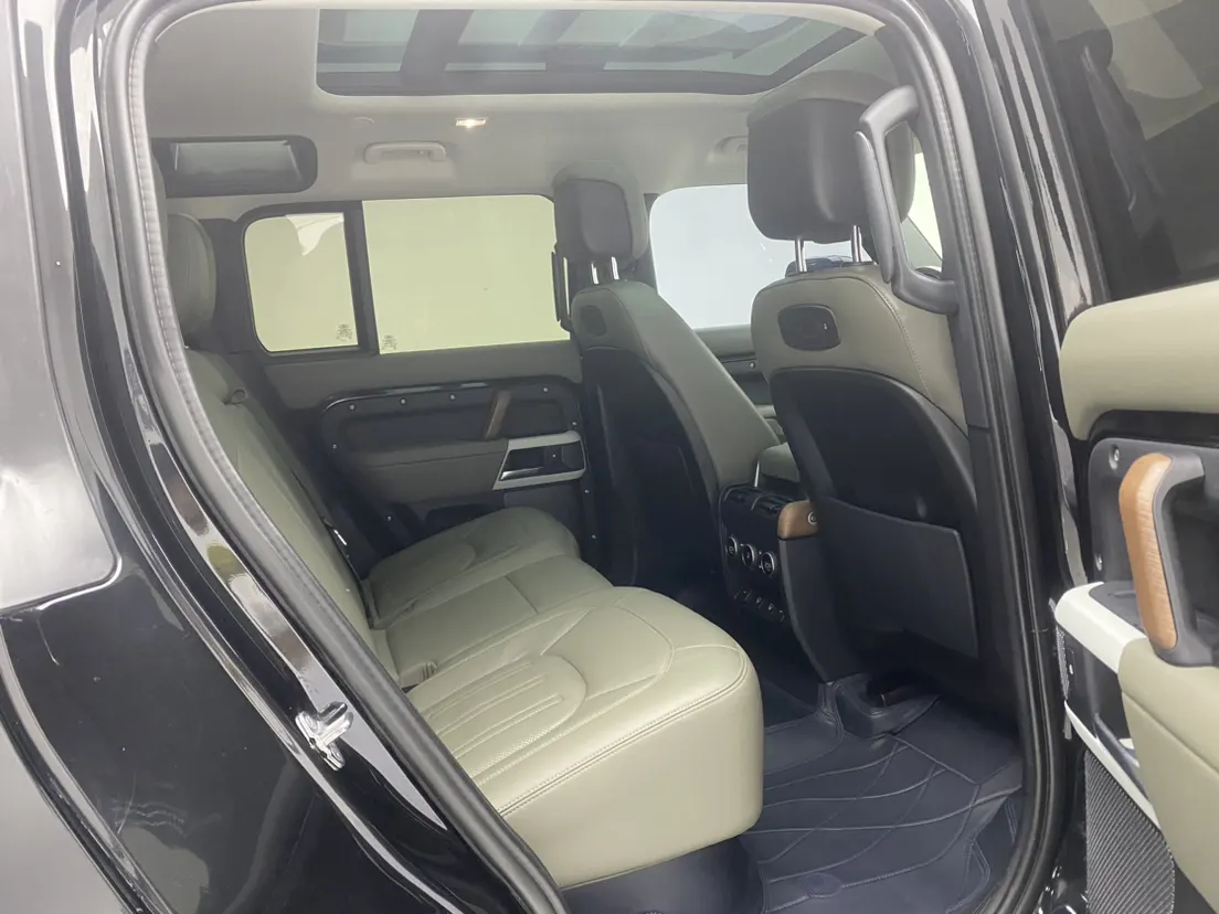 Land Rover Defender, 2021 26