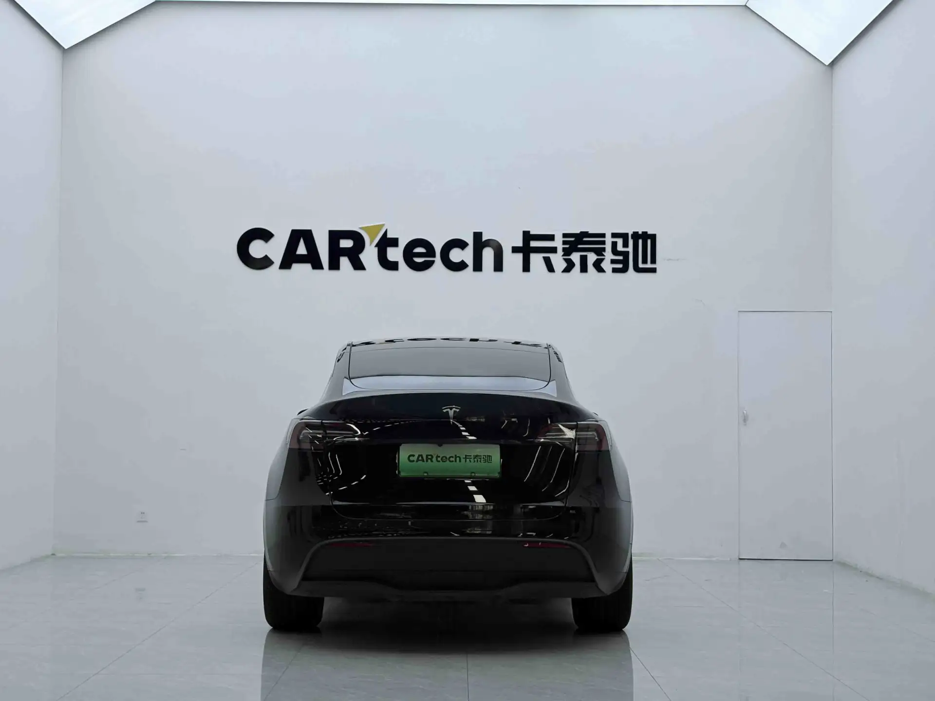 Tesla Model Y, 2023 все фото
