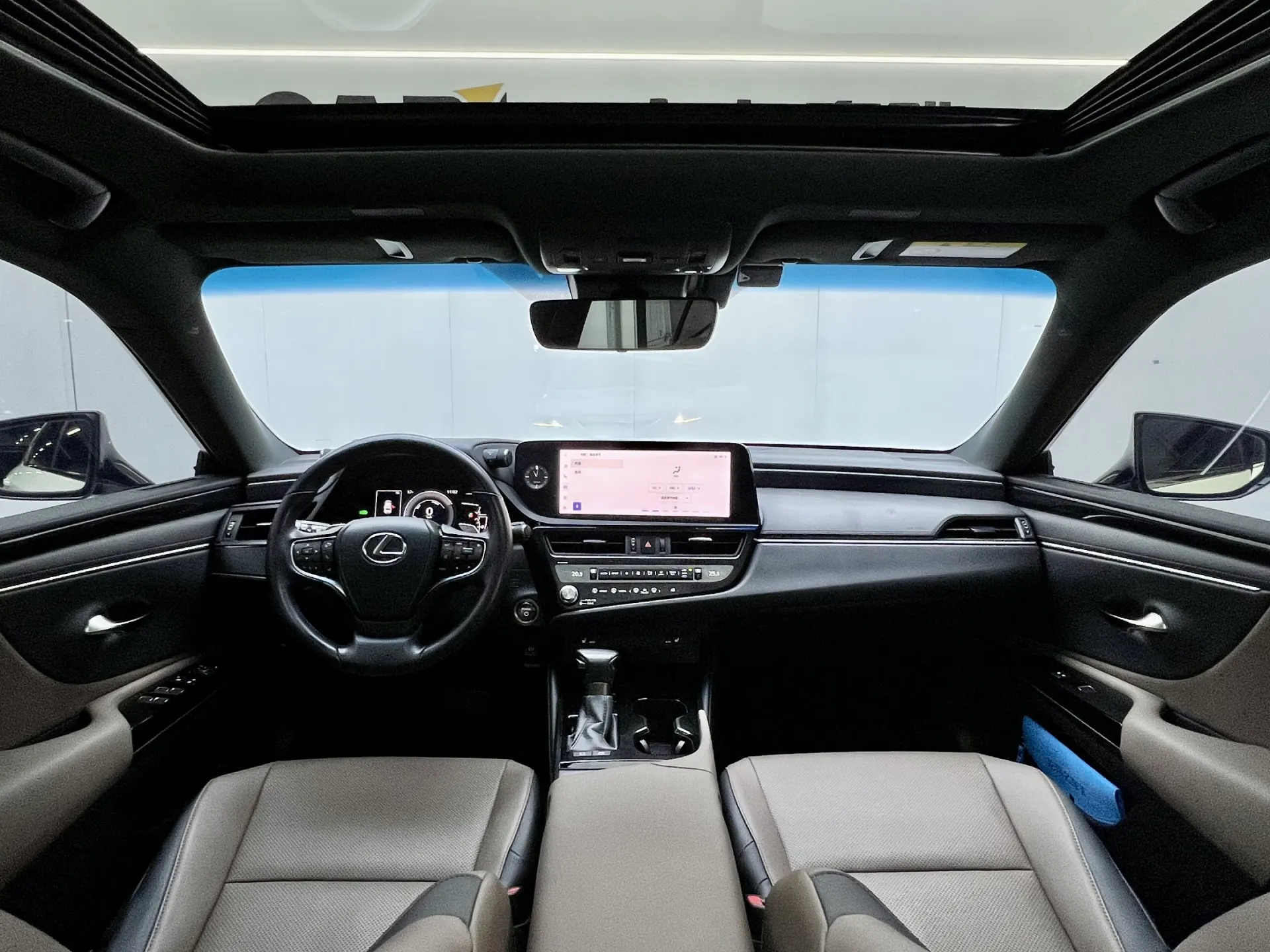 Lexus ES 300h, 2023 20