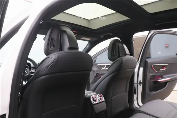 Mercedes-Benz C 260 L, 2025 18