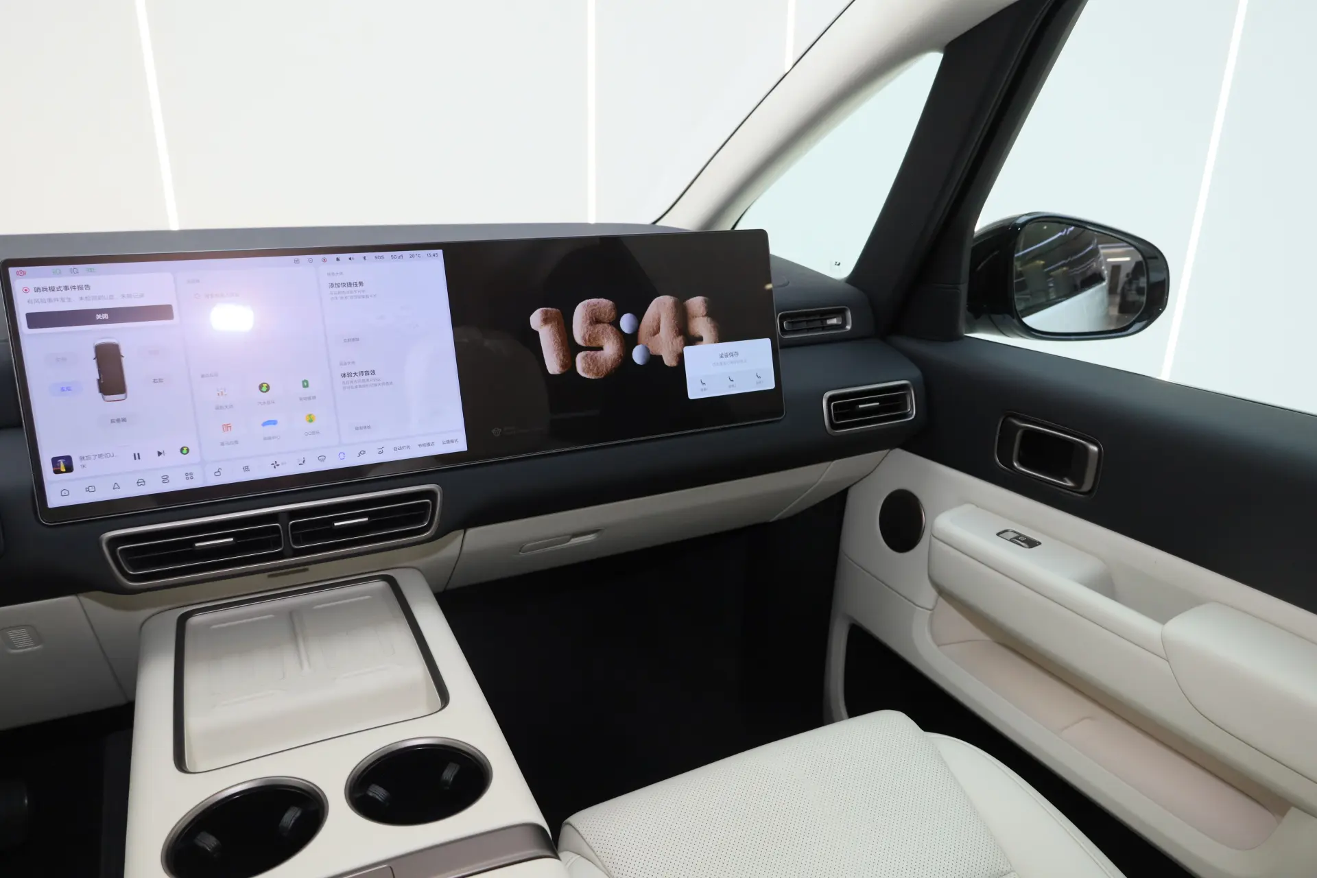 Li Auto MEGA, 2025 25