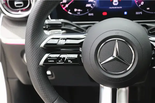 Mercedes-Benz C 260 L, 2025 14
