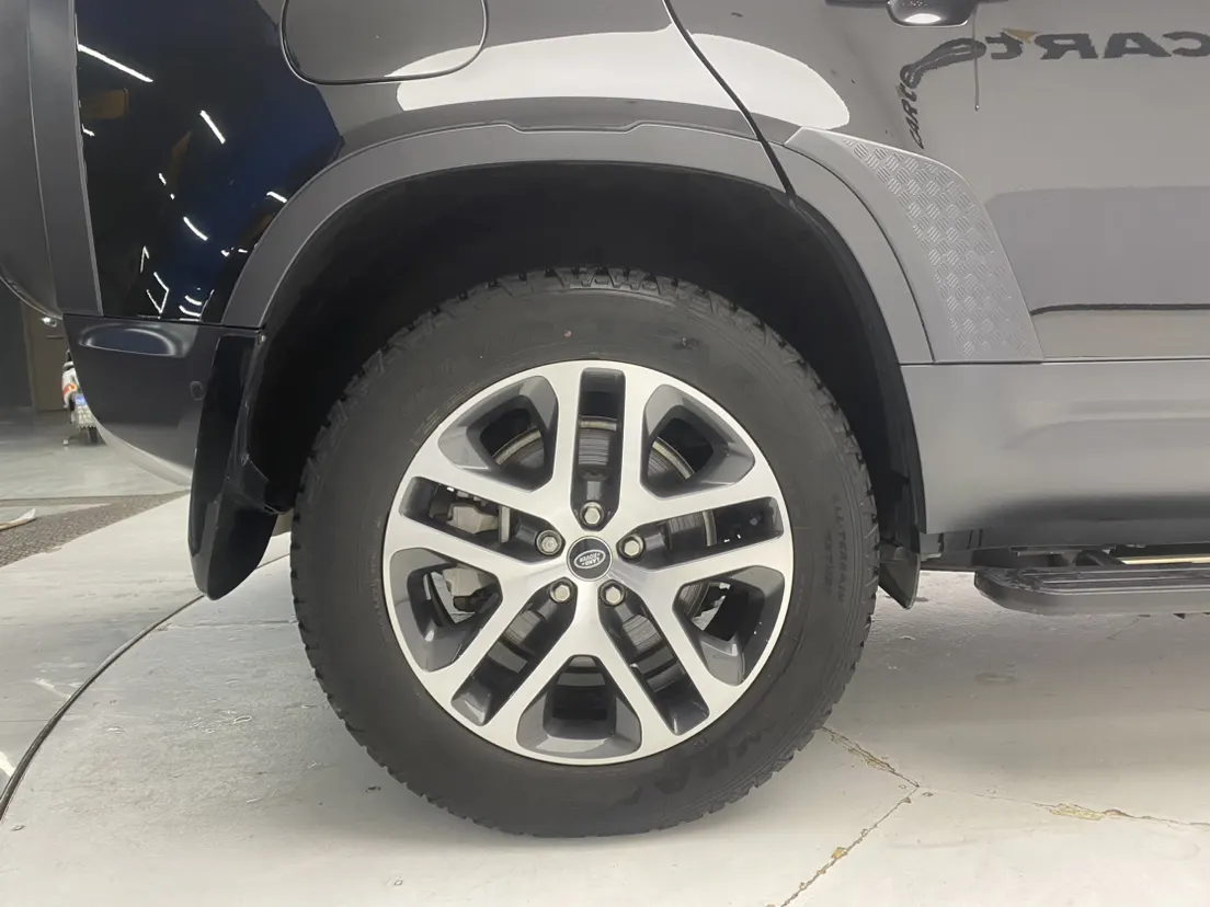Land Rover Defender, 2021 10