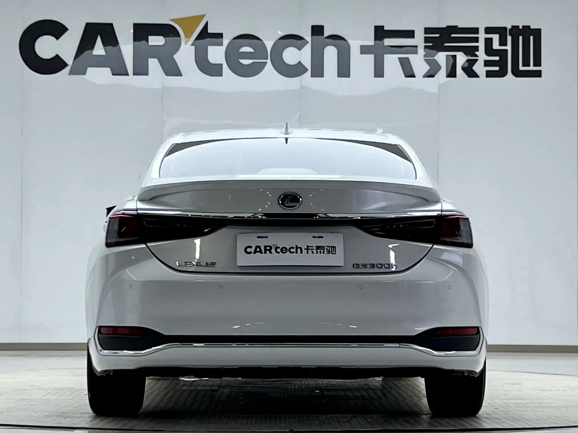 Lexus ES 300h, 2023 4