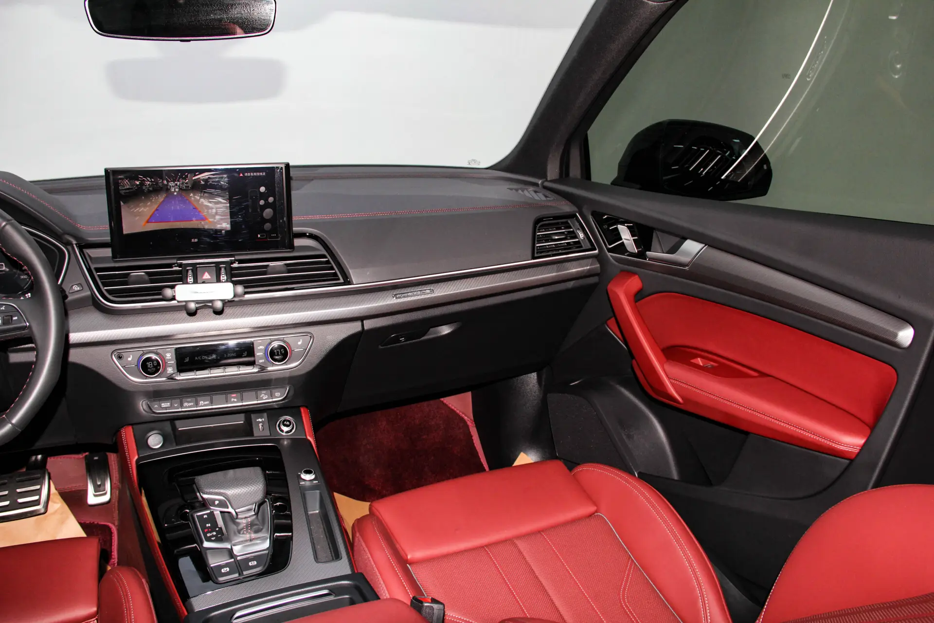 Audi Q5L 40 TFSI, 2025 29